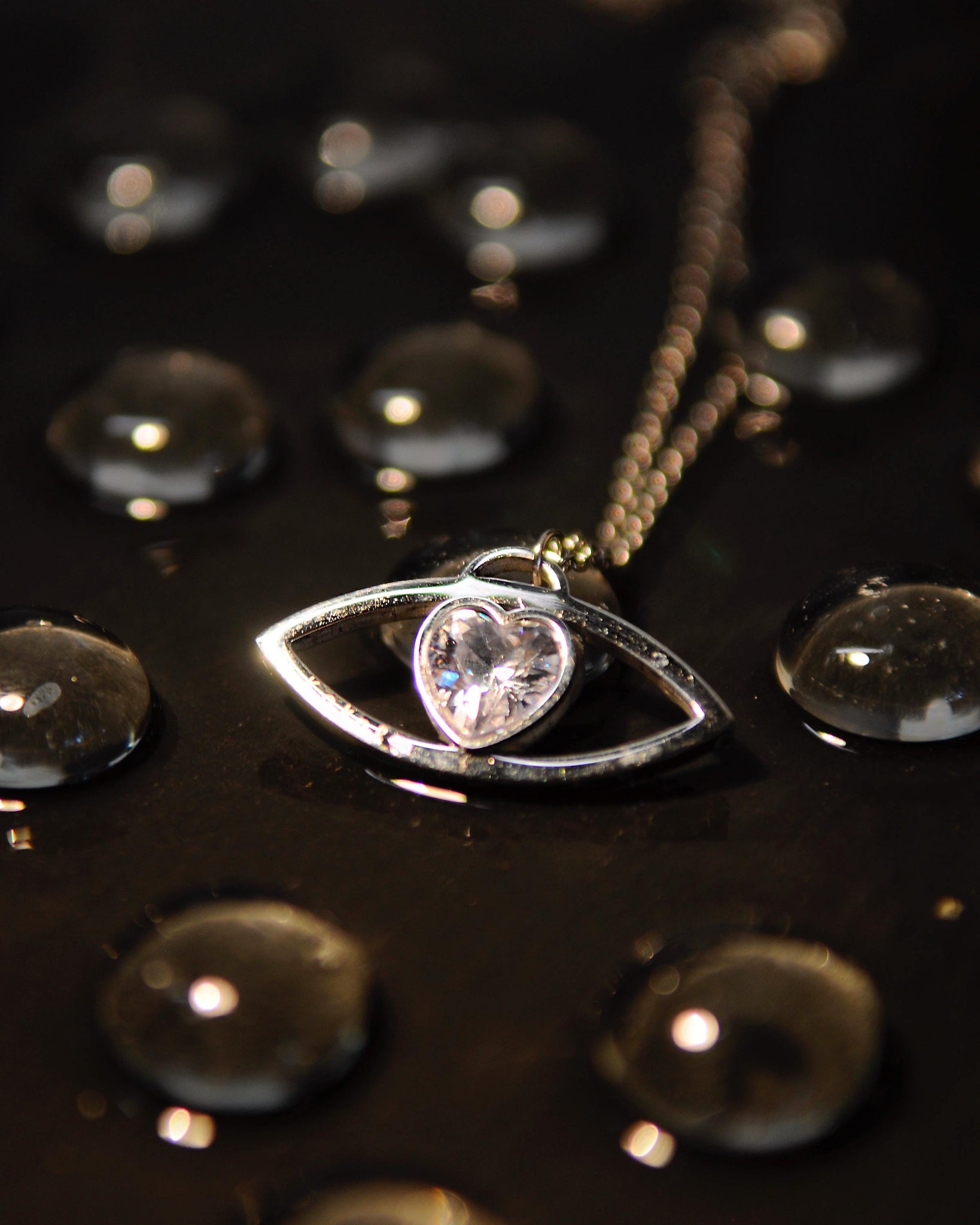 Amulet necklace 'Love in the eyes'