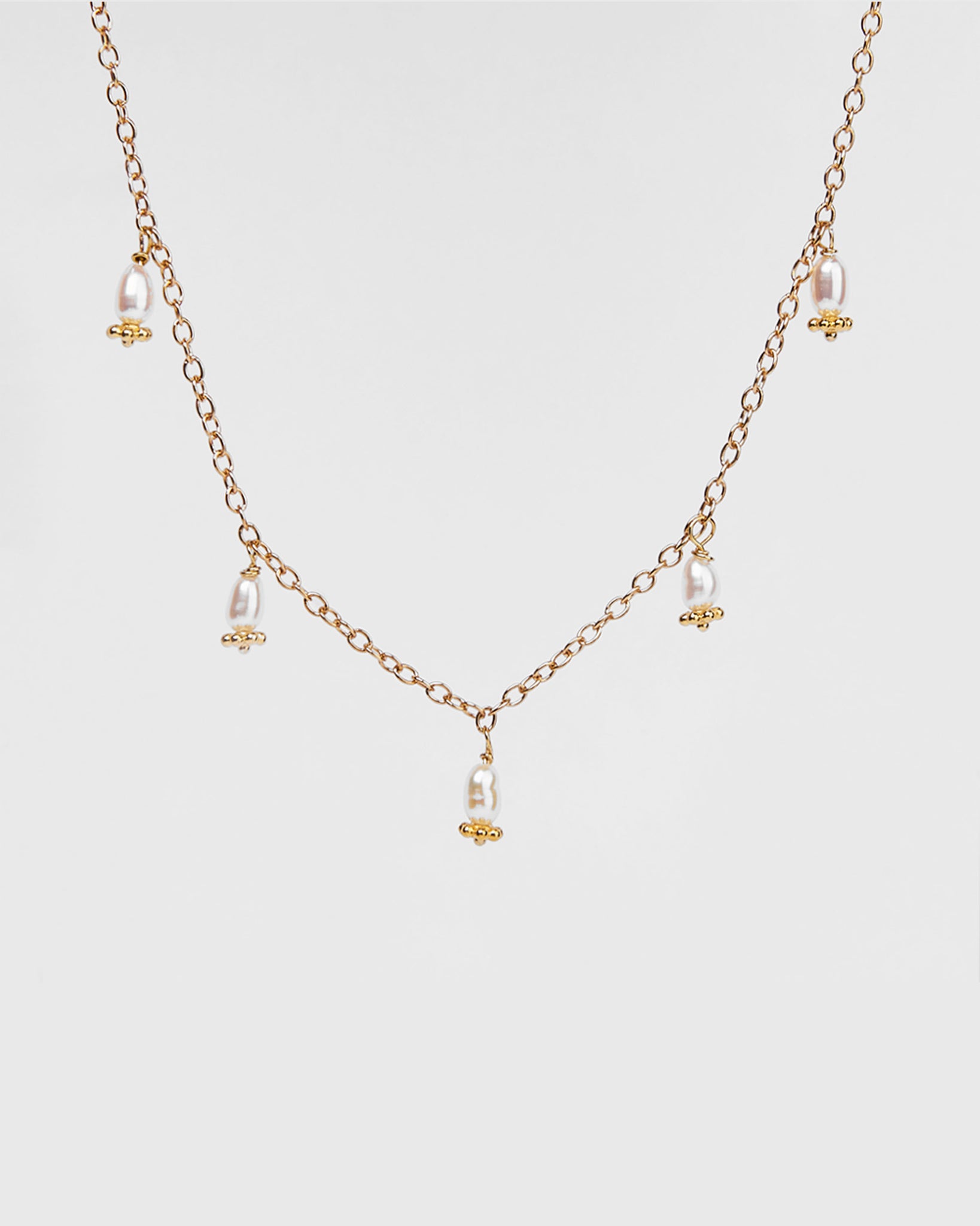 Flower pearl necklace